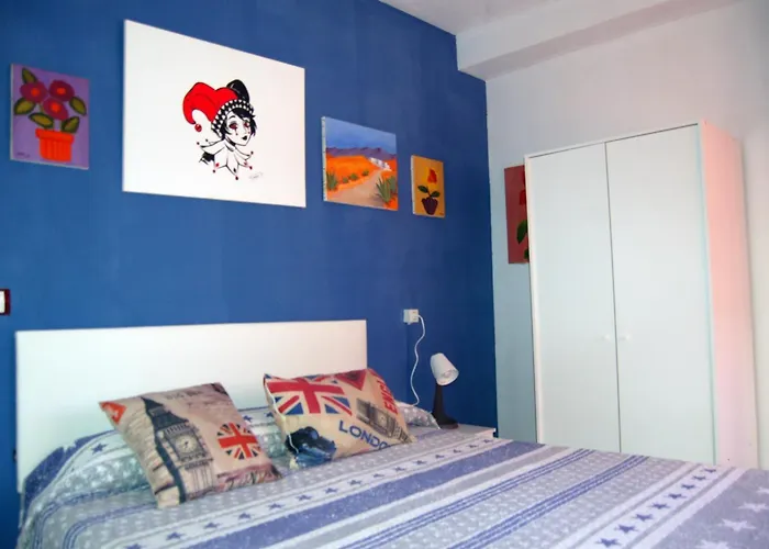 Habitacion Individual Luna & Tambor Room
